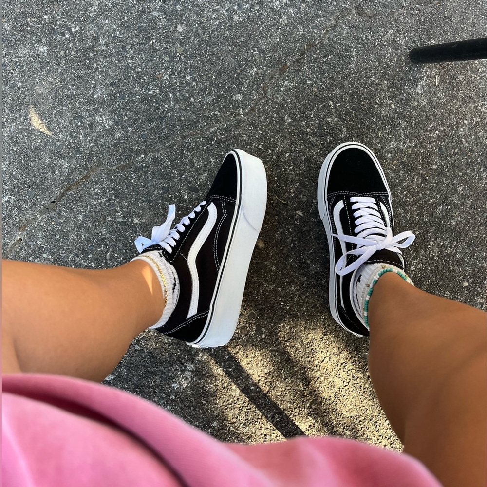New Old Skool Stackform Vans (platform) Women’s 8